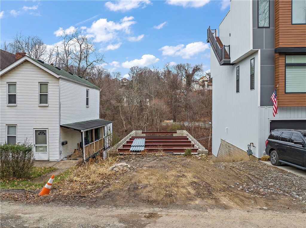 Property Photo: 424 Clarence St PA 15211