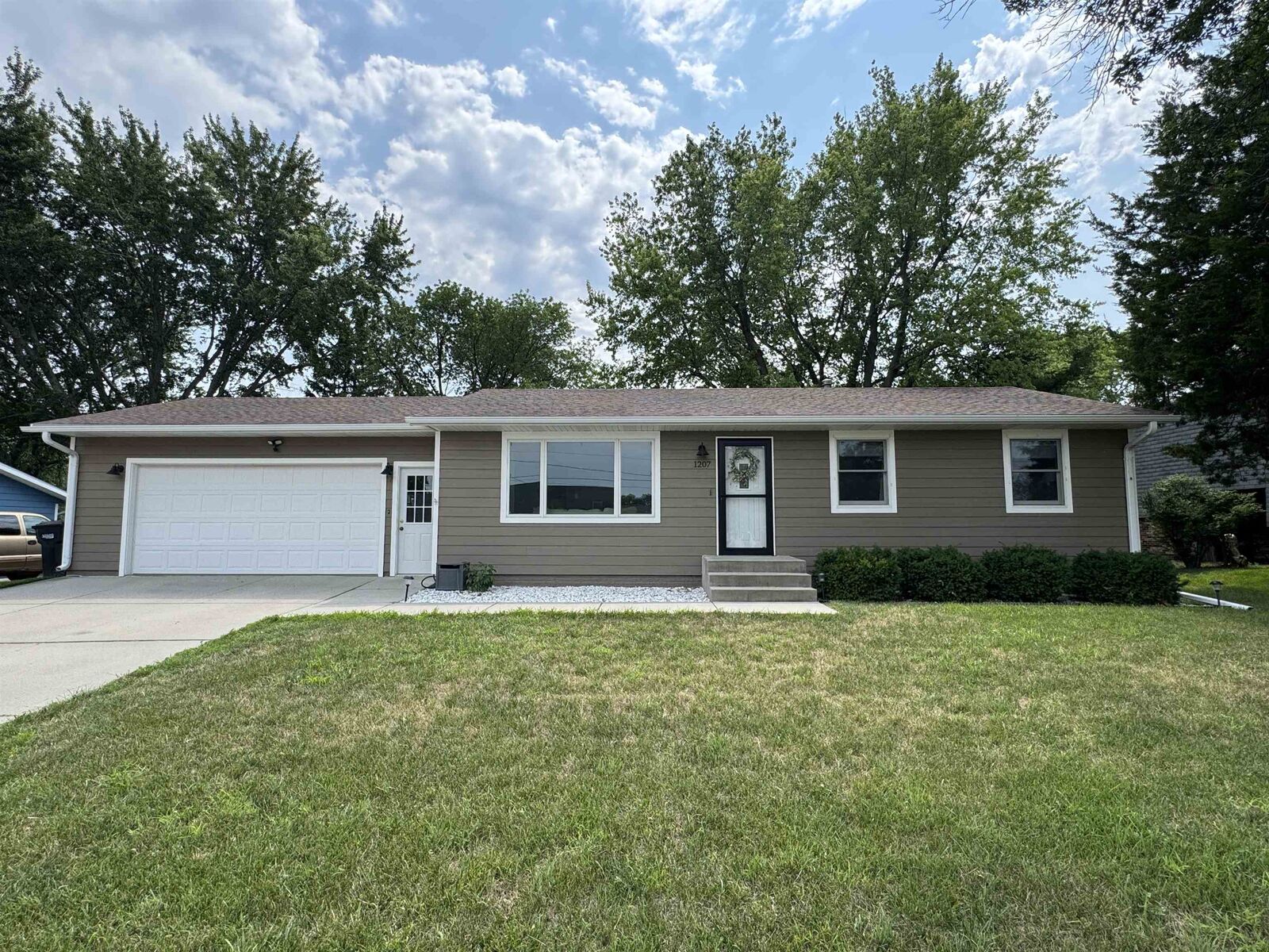 Property Photo: 1207 W 11th SD 57078