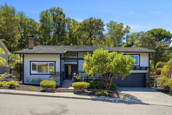 Property Photo: 36 Plata Court CA 94947