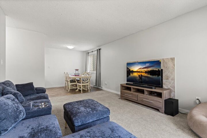 Property Photo: 45598 McIntosh Drive 111 BC V2P 7J3