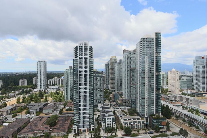 Property Photo: 6608 Sussex Avenue 2401 BC V5H 0M3