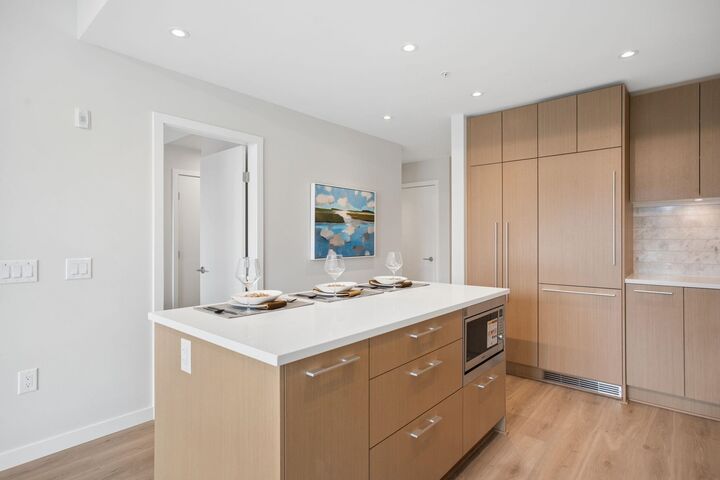 Property Photo: 110 E 17th Street 515 BC V7L 0K4