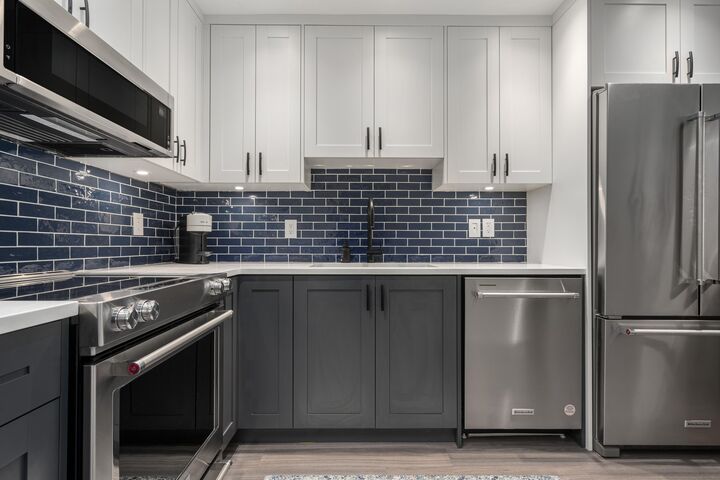 Property Photo: 825 W 15th Avenue 203 BC V5Z 1R8