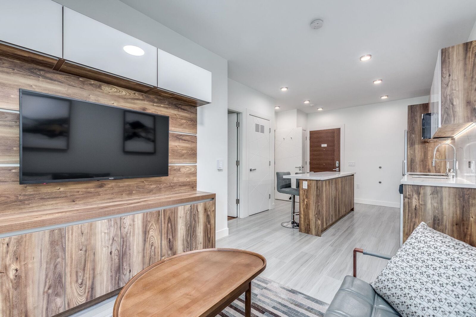 Property Photo:  1168 Pendrell Street 309  BC V6E 1L4 