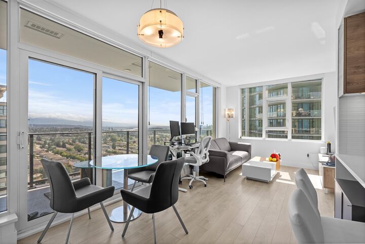 Photo de la propriété:  7358 Edmonds Street 2805  BC V3N 0H1 