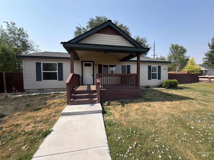 Property Photo: 4228 Happy Valley Rd ID 83686