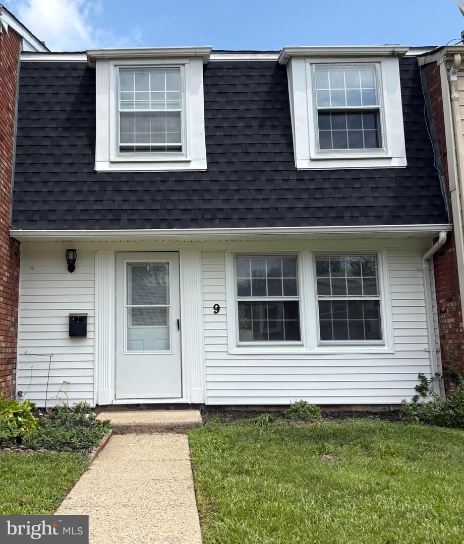 Property Photo:  