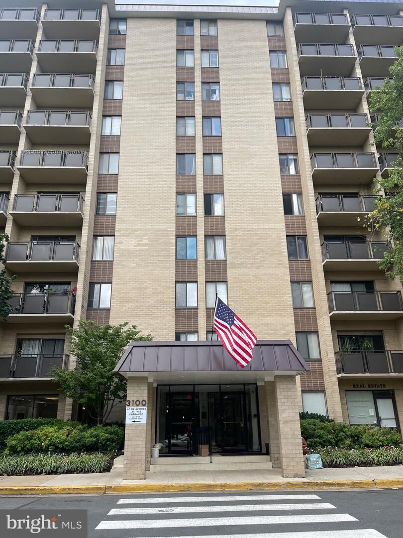 Property Photo:  3100 S Manchester Street 921  VA 22044 