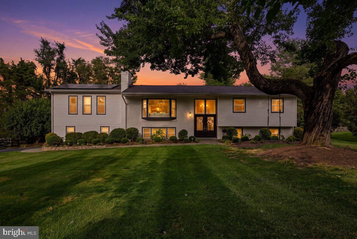 Property Photo: 805 Golden Arrow Street VA 22066