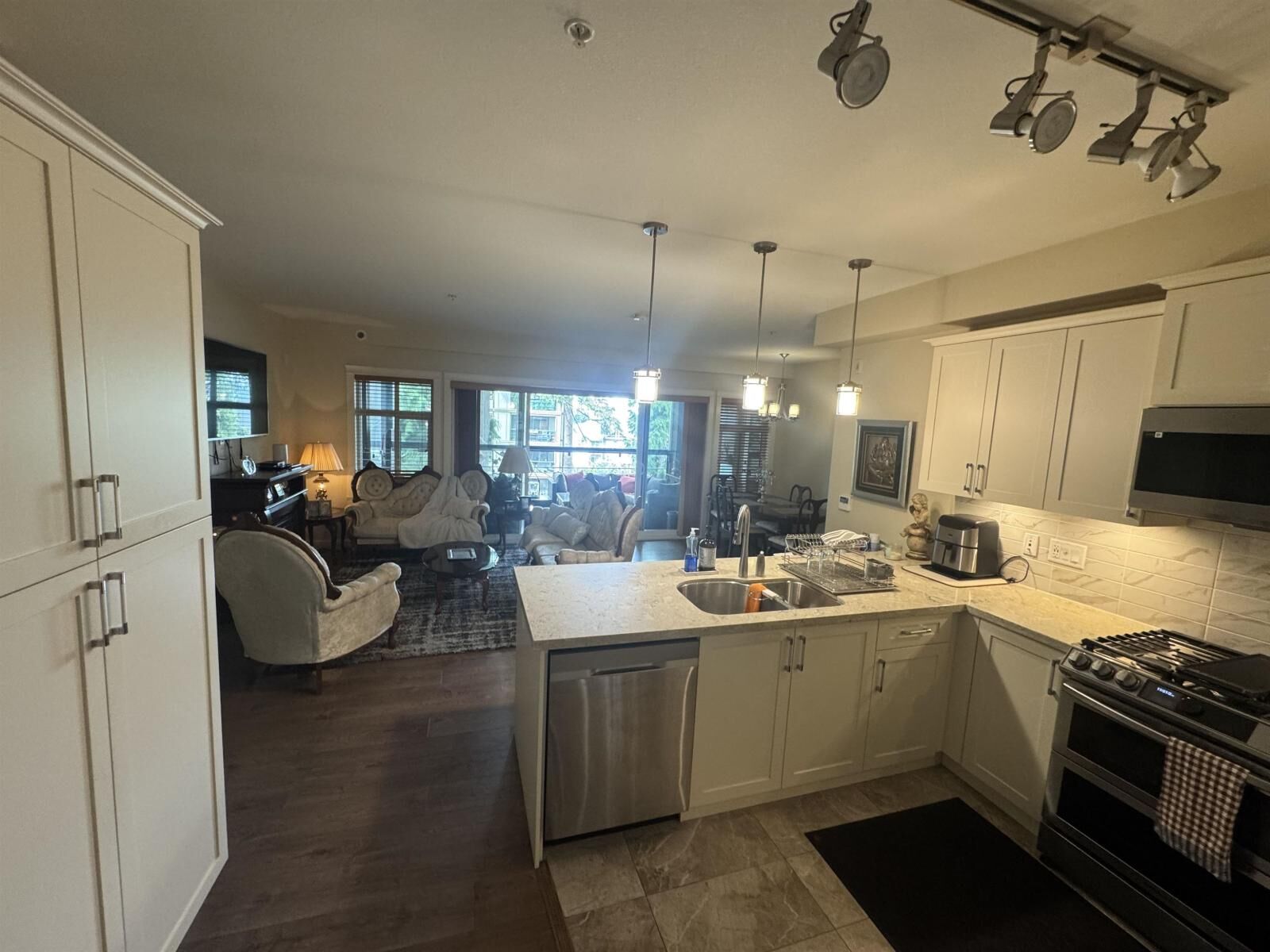 Property Photo:  3535 146A Street 409  BC V4P 0H2 