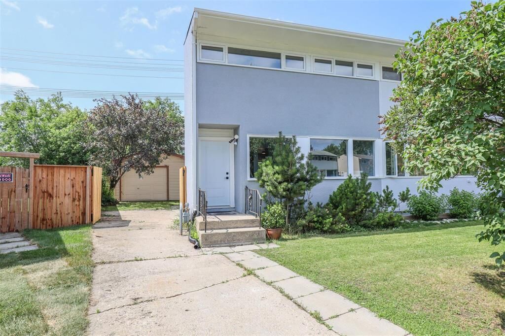Property Photo: 87 Berkshire Bay MB R2J 2K9