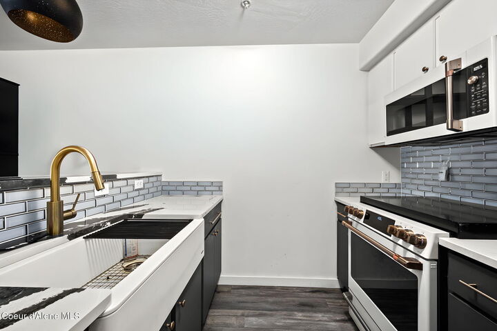 Property Photo:  842 N Chase Rd Apt 102  ID 83854 