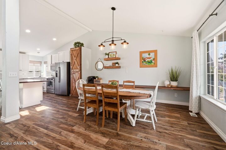 Property Photo: 1013 N Malvern Rd WA 99019