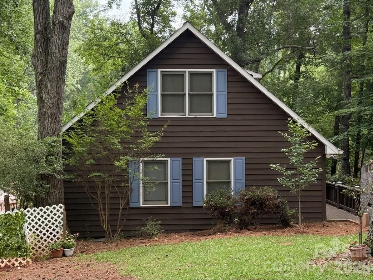 Property Photo:  714 Springwood Drive  NC 27306 