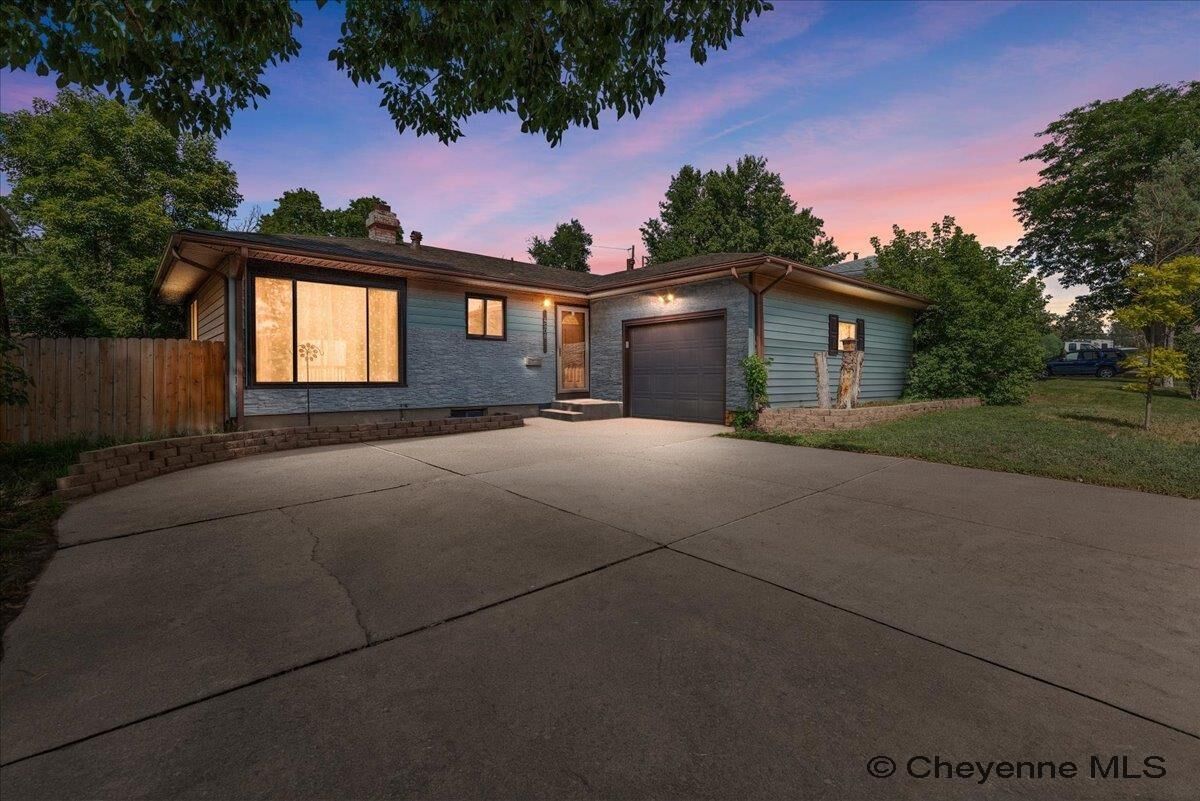 Property Photo:  4508 E 10th St  WY 82001 