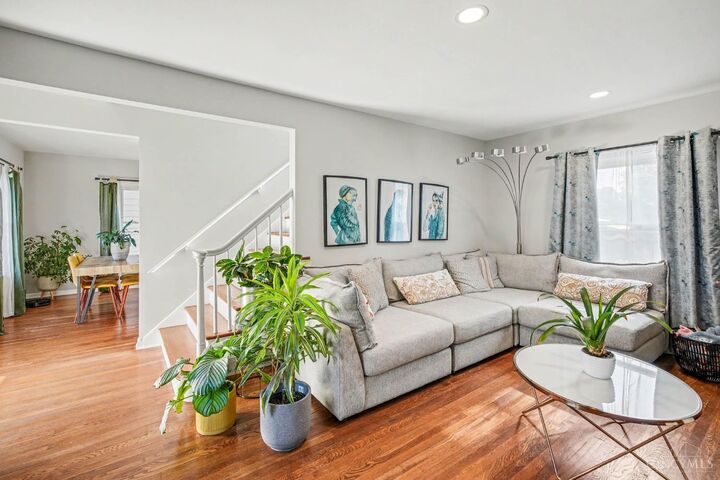 Property Photo: 6952 Silverton Avenue OH 45236