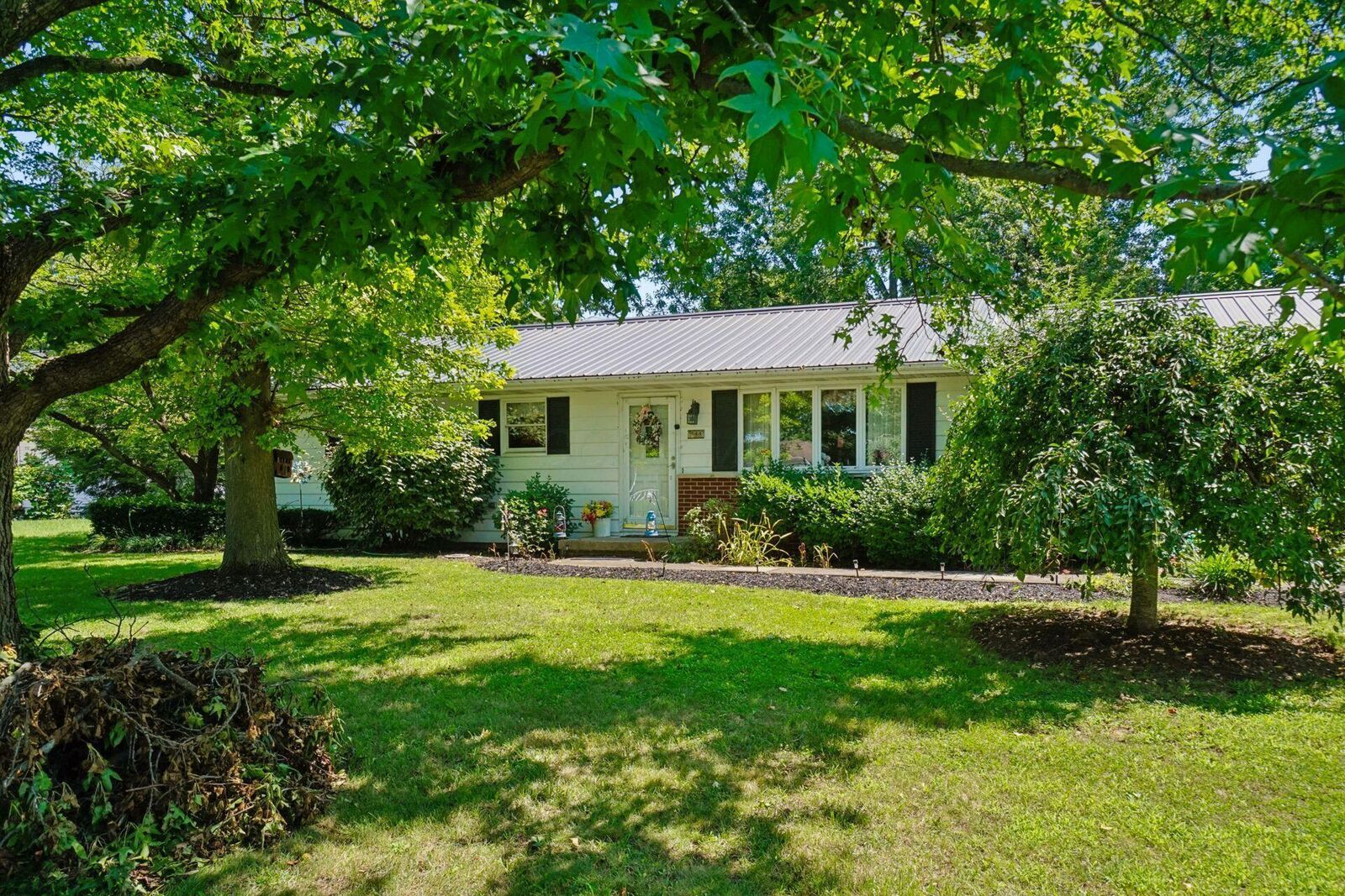 Property Photo: 544 Edgewood Drive OH 43113