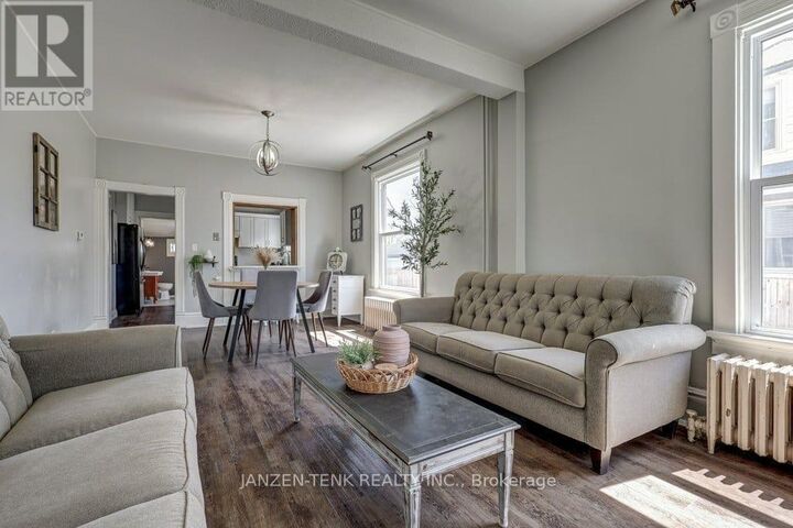 Property Photo: 17 Oak Street ON N5H 1G3