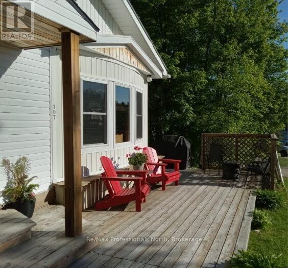 Property Photo: 1007 Racoon Road 107 ON P1P 0C4