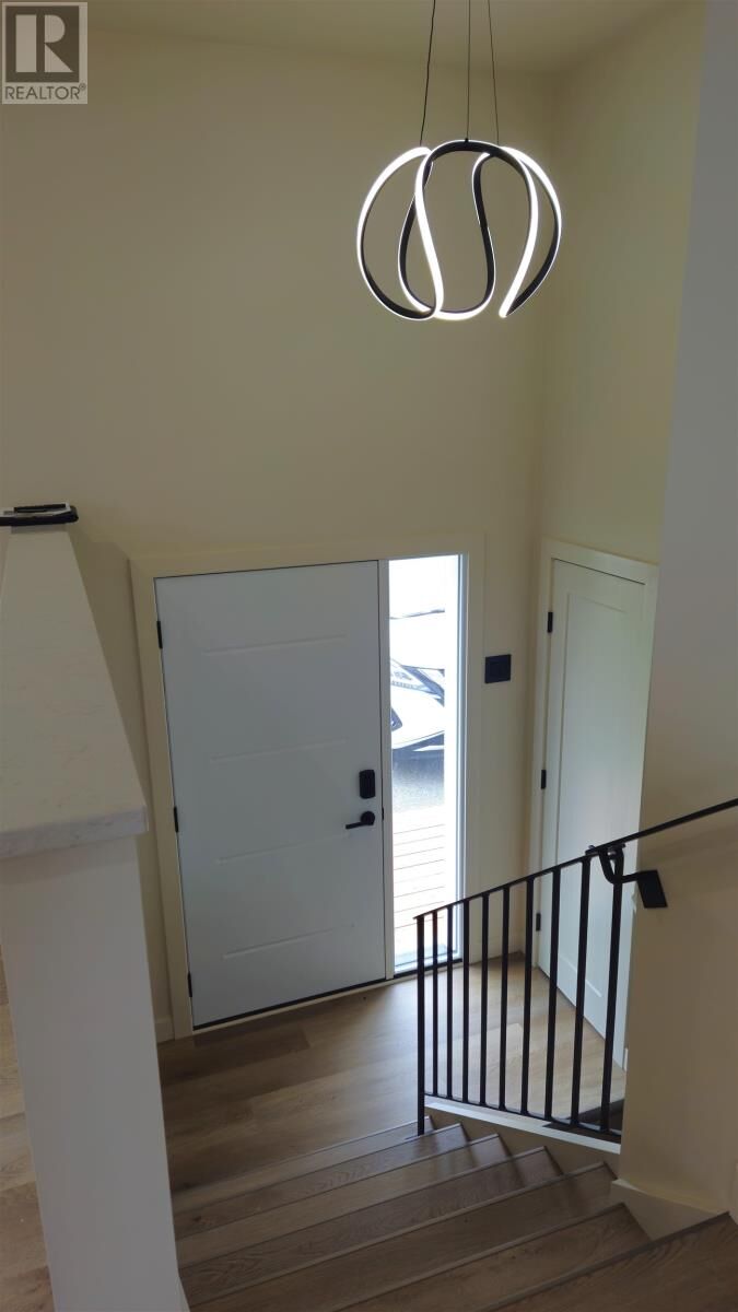 Property Photo:  72 Brent St  ON P7A 5T6 