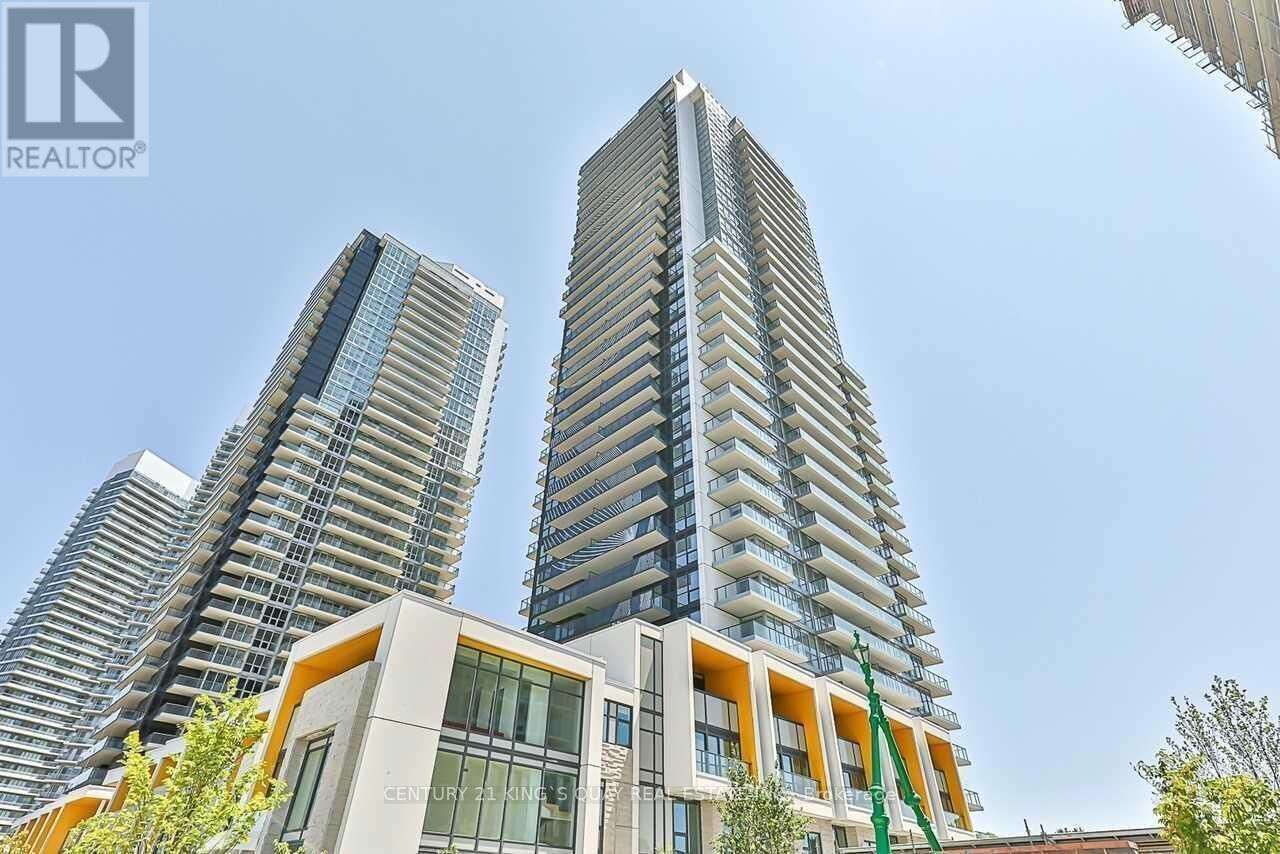 Property Photo: 85 McMahon Drive 3701 ON M2K 0H1