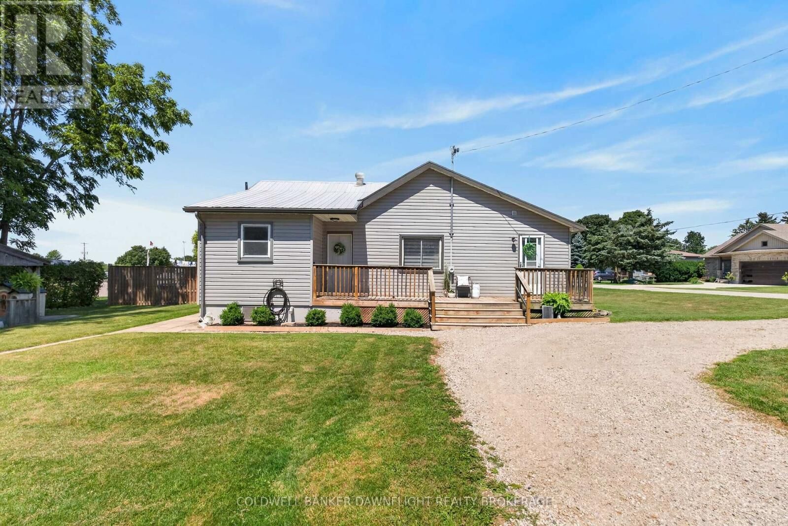 Property Photo:  221 Prince Arthur Street  ON N0M 1K0 