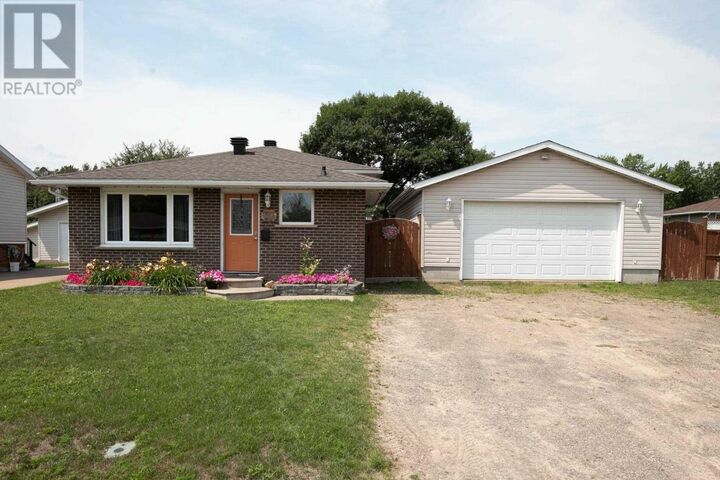 Property Photo: 60 Ross St ON P6A 5Y8