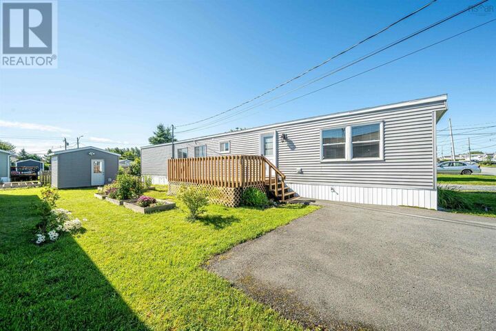 65 Juniper Crescent — photo 1