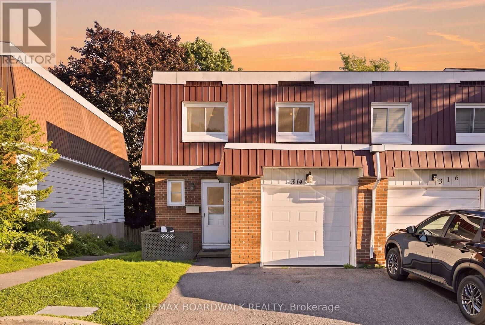 Property Photo: 314 Stone Quarry Private 14 ON K1K 3Y2
