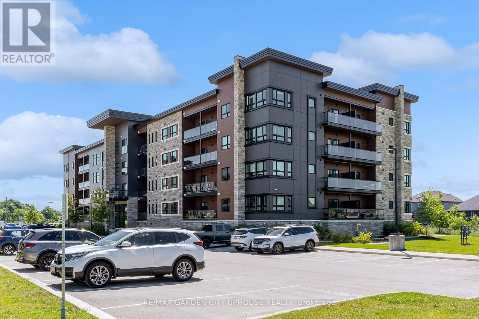 Property Photo: 118 Summerside Boulevard 102 ON L3E 0C1
