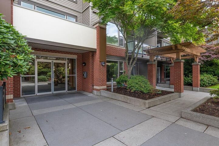 Property Photo:  33539 Holland Avenue 114  BC V2S 0C6 