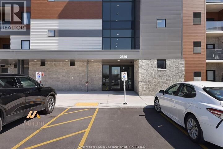 Property Photo:  2550 Sandwich West Parkway 211  ON N9H 0N4 