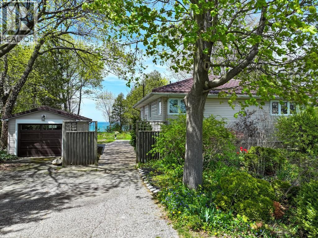 Property Photo: 4660 Lakeside Street ON N0N 1J6