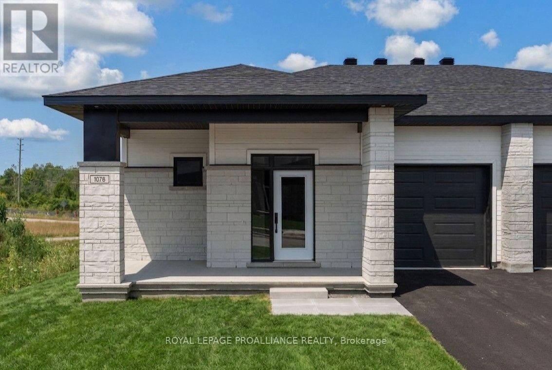 Property Photo: 1076 Moore Street ON K0E 0H2