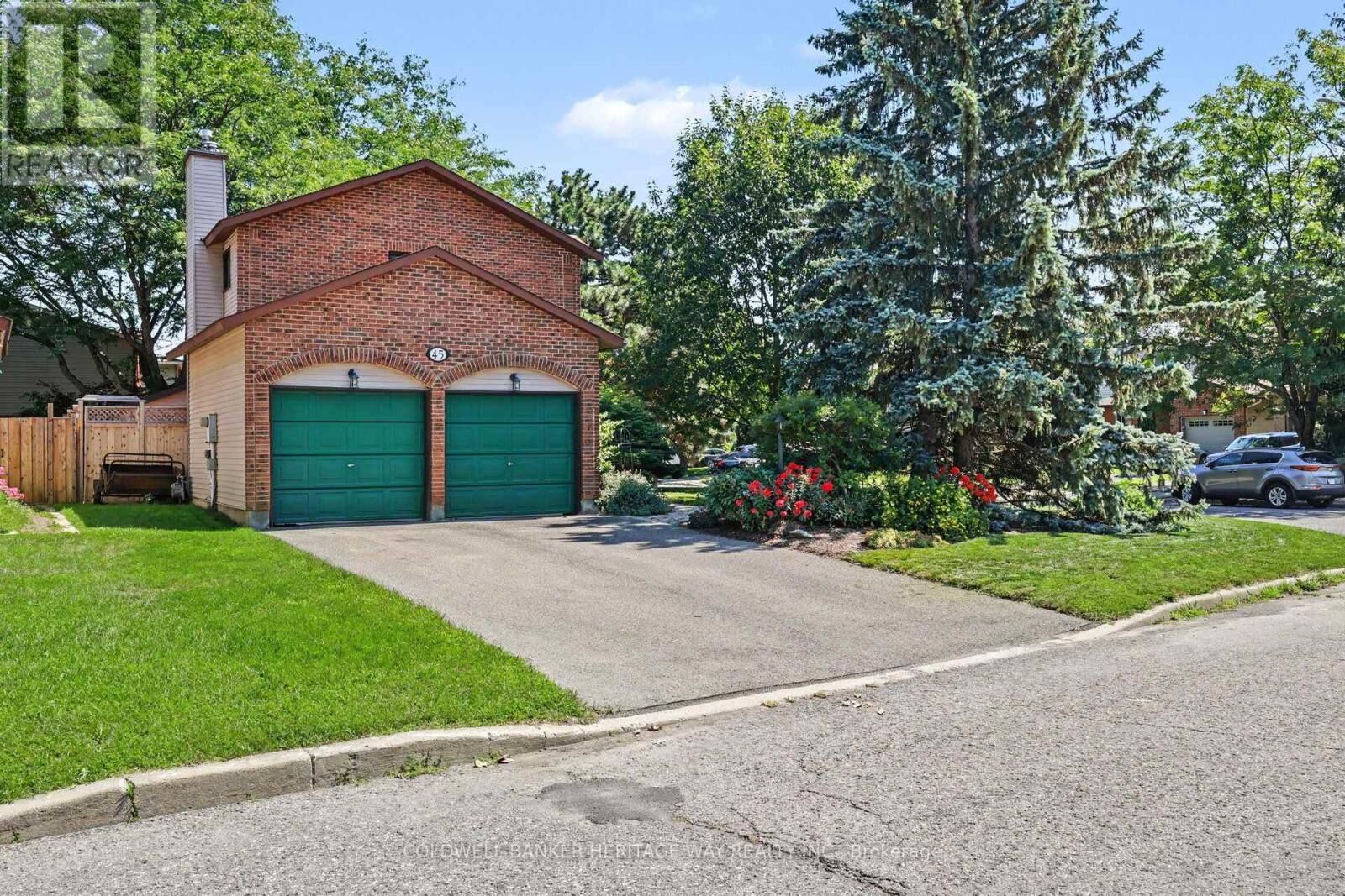 Property Photo: 45 Shadetree Crescent ON K2E 7R3
