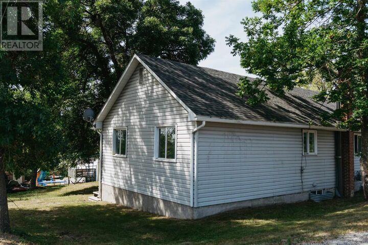 Property Photo:  210 Mellick Ave  ON P9N 3C7 