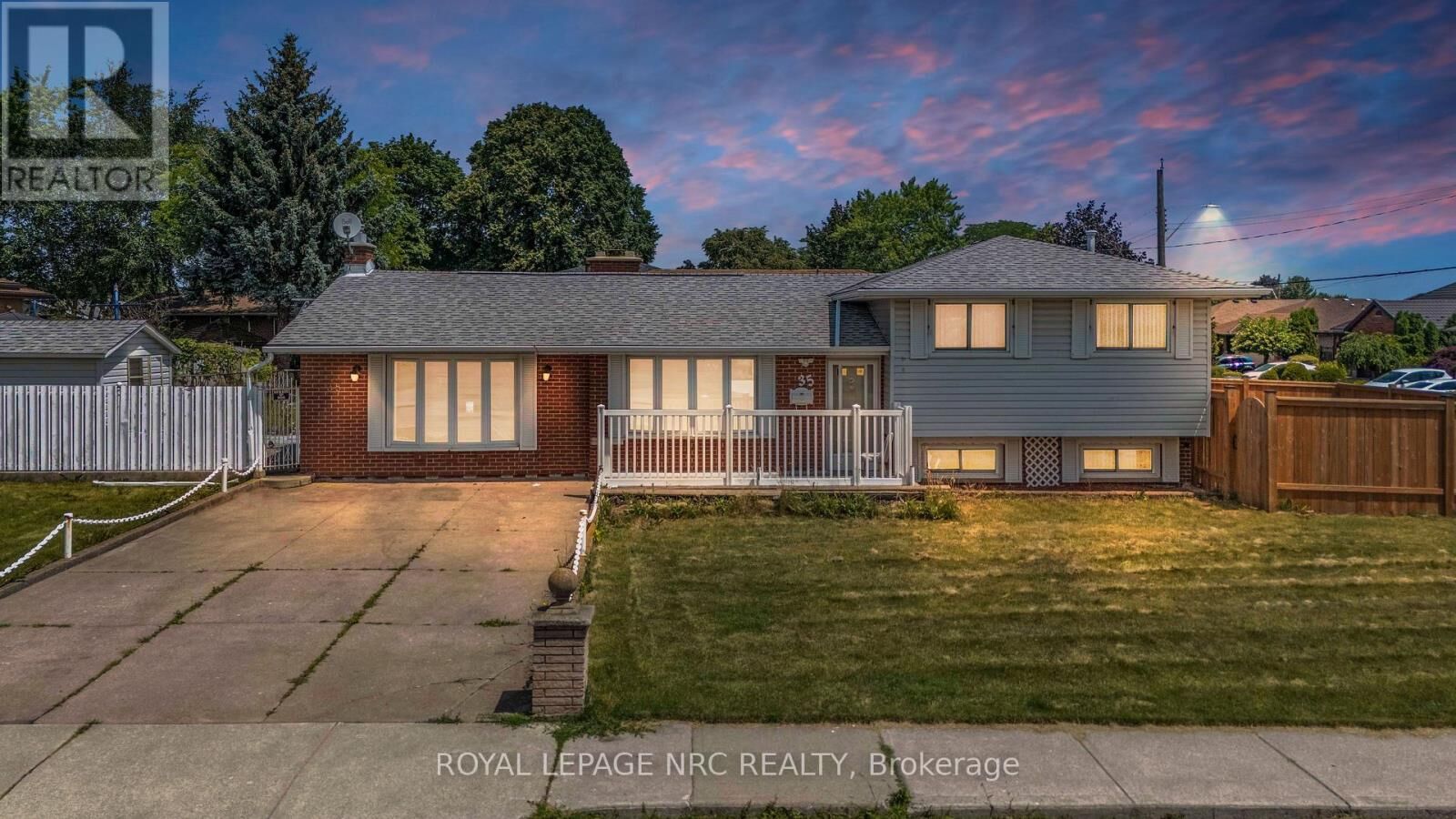 Property Photo:  35 Eugene Street  ON L8H 2R1 