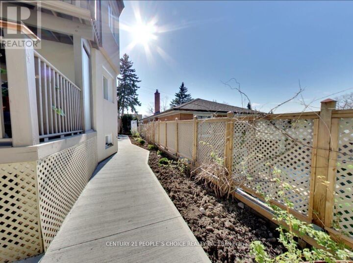 Property Photo:  63 Stephen Drive  ON M8Y 3M8 