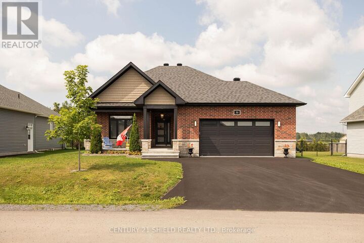 30 Hilda Street — photo 1