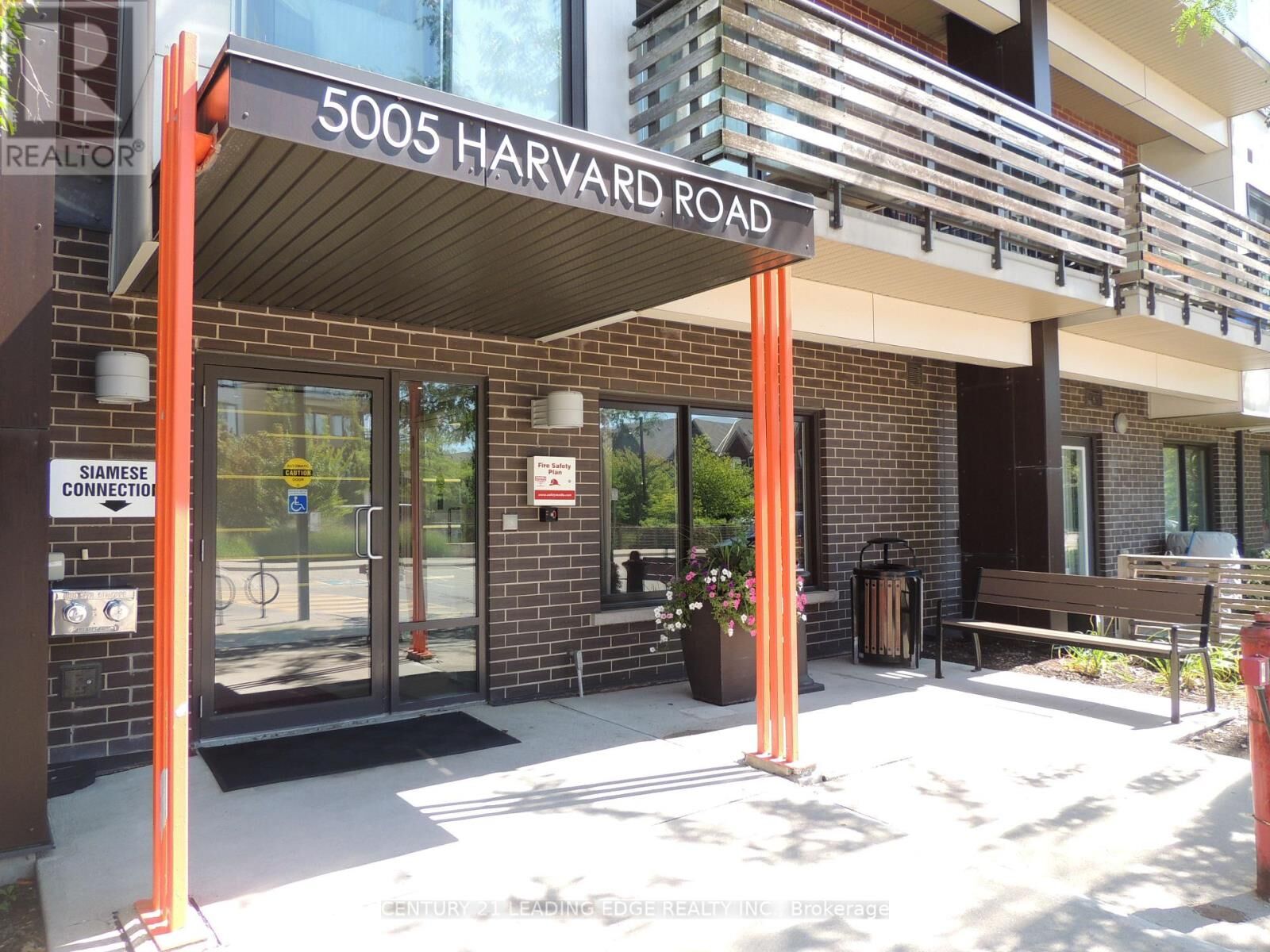 Property Photo: 5005 Harvard Road 214 ON L5M 0W5