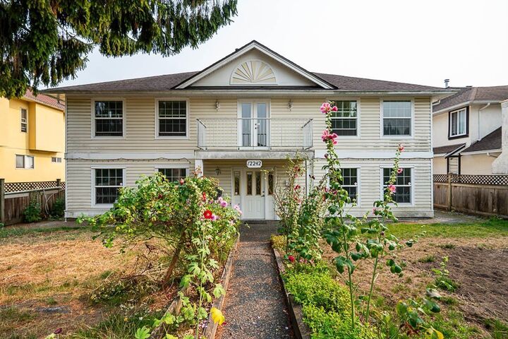 12242 64 Avenue — photo 1
