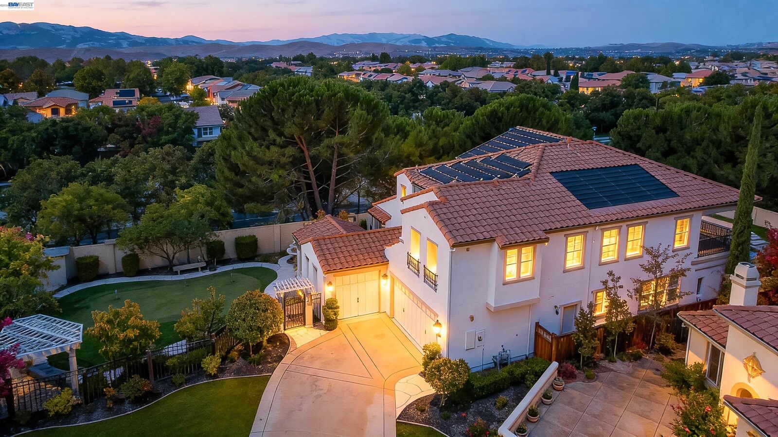 Property Photo: 227 Olivia Ct CA 94582