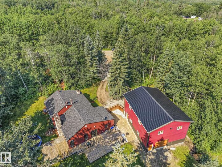 Property Photo: 51112 Rge Road 222 382 AB T8C 1G9
