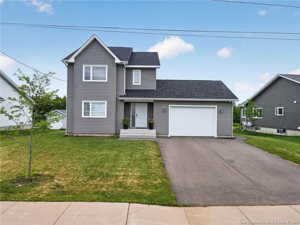Property Photo:  32 Luxor Drive  NB E1B 0V8 