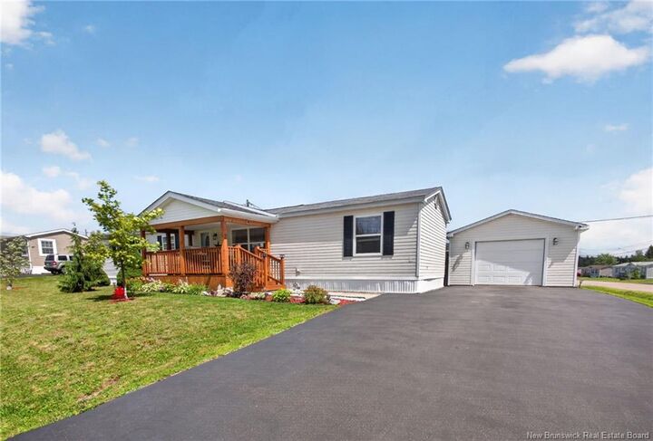 2 Bur Oak Street — photo 1