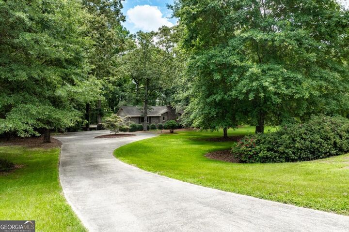 Property Photo: 1131 Ednaville Road GA 30517