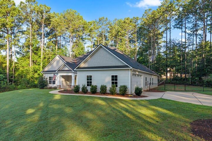 Property Photo:  122 Lee Road 2121  AL 36874 