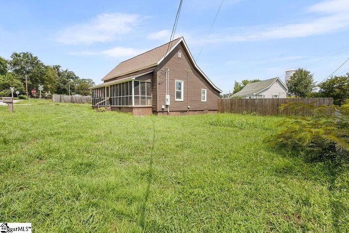 Property Photo: 6 Lyman Street SC 29669