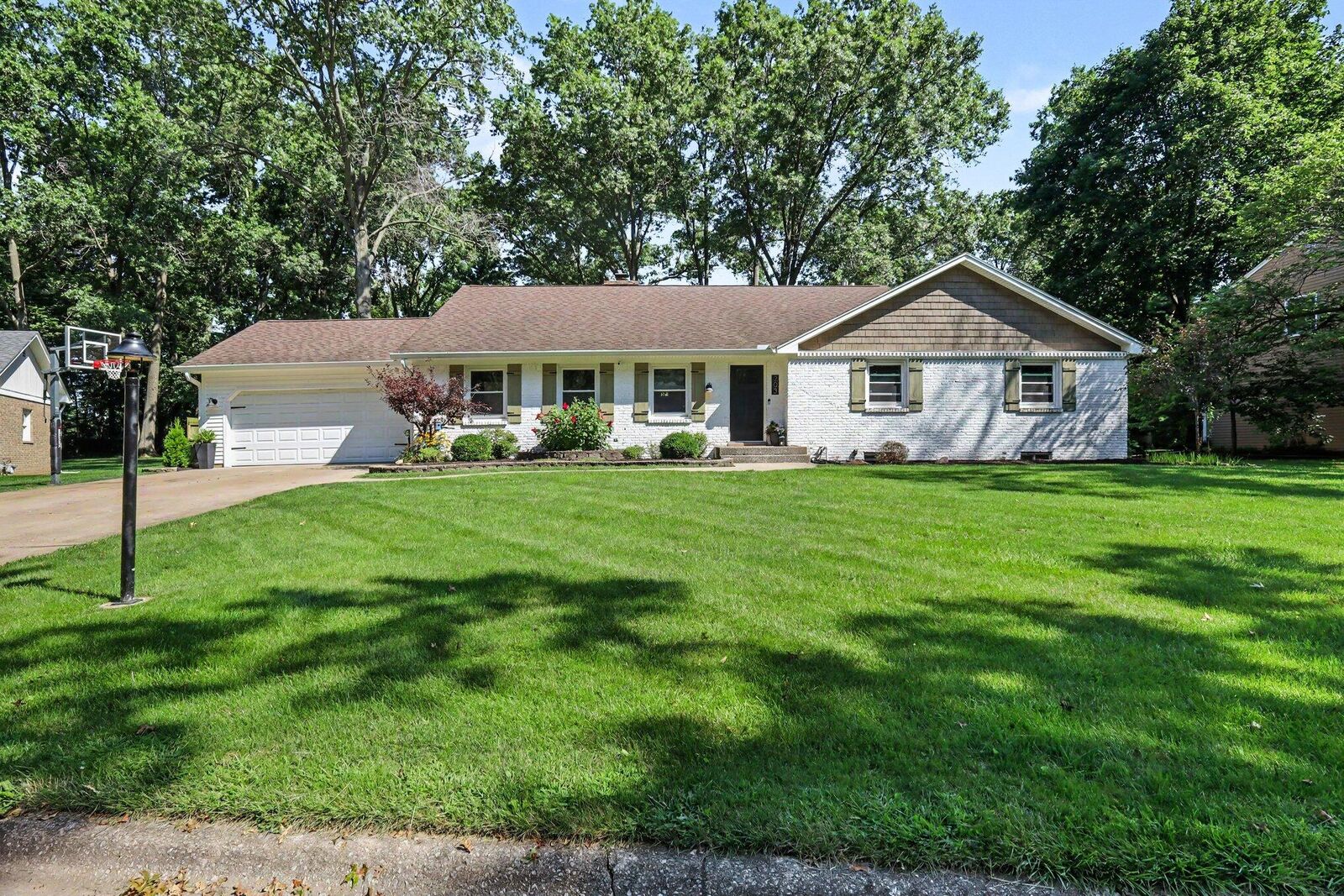 Property Photo:  203 Oxbow Court  IN 46383 
