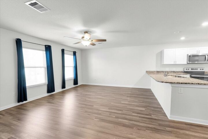 Property Photo:  146 Oak Circle  TX 77351 
